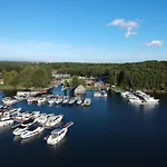 Semesterbostad Mueritz 06 *